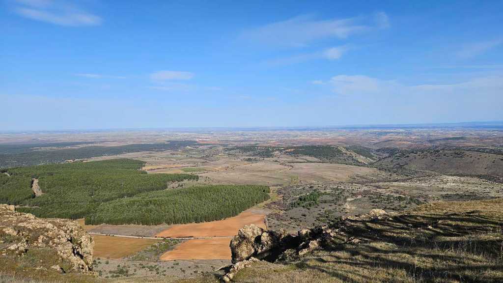 Peña Cuerno, la cumbre más elevada de la Sierra de Pradales (Segovia)