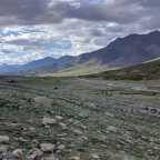 Himalaya, día 5: Camino a Nimaling – chimeneas, contrastes y un glaciar sobre la cabeza