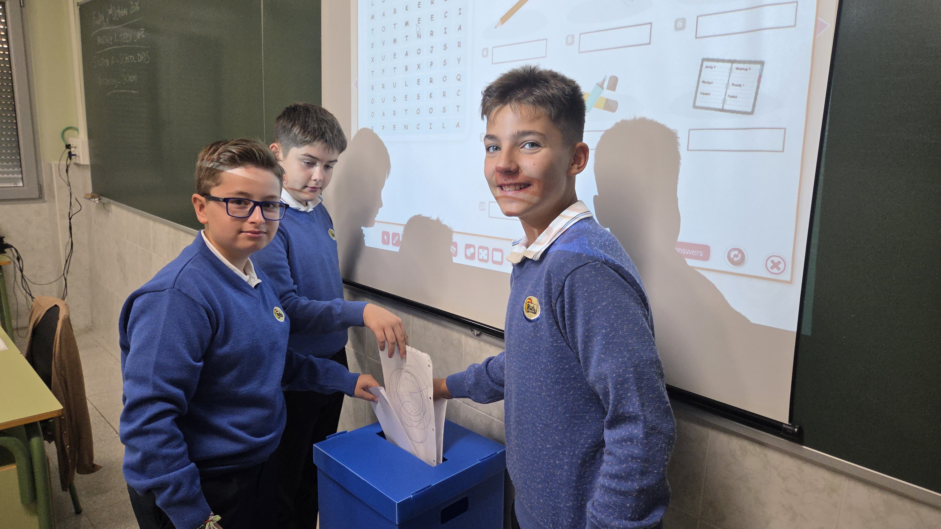 Del aula al contenedor azul: así reciclamos el papel y cartón en nuestro colegio